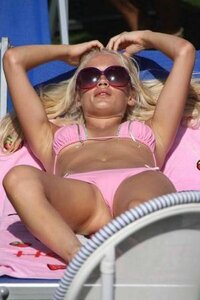 laura drzewicka in bikini 16.jpg