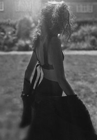 Naturalistic_Woman_09.jpg