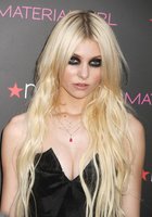 taylor momsen al gala 03.jpg