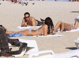 jordana brewster in bikini bianco 01.jpg