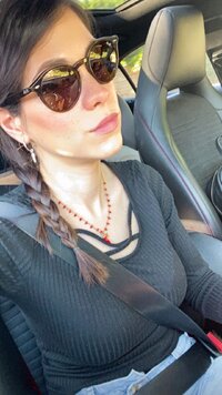 Silvia insogna.jpg
