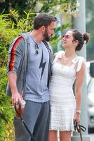 ana-de-armas-and-ben-affleck-out-with-their-dog-in-los-angeles-05-25-2020-14.jpg