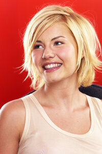 79112_0002_Elisha_Cuthbert13_122_670lo.jpg