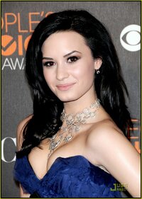 demi-lovato-people-choice-awards-29.jpg
