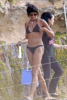 naomi campbell in bikini 04.jpg