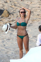 julianne hough in bikini  verde 23.jpg