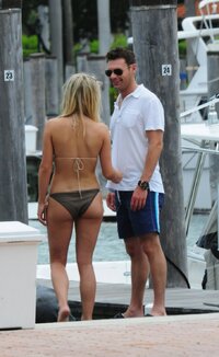 julianne hough in bikini nero 05.jpg