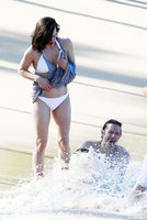 milla jovovich in bikini 18.jpg