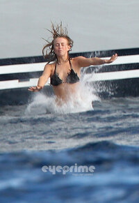 julianne hough in bikini nero 33.jpg