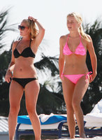 julianne hough in bikini rosa 13.jpg