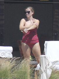 reese whiterspoon in bikini 03.jpg