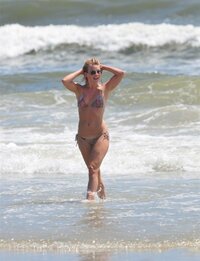 julianne hough in bikini 05.jpg