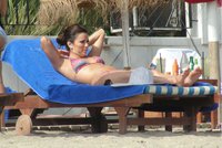 eva longoria in bikini 15.jpg