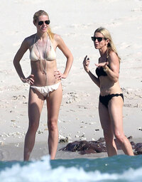 gwyneth paltrow in bikini 12.jpg