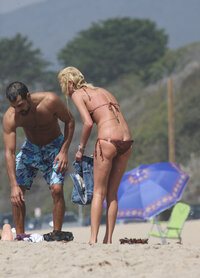 tara reid in bikini 40.jpg