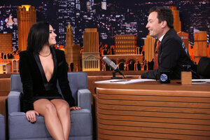 demi lovato al tonight show 03.jpg