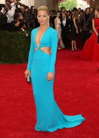 elizabeth banks al gala 05.jpg
