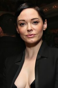 rose mcgowan al gala 08.jpg