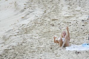 uma thurman al mare 04.jpg