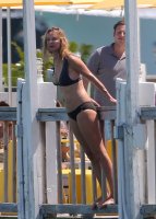 uma thurman in bikini 34.jpg