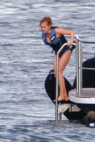 isla fischer in beach 03.jpg