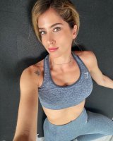 1830068868.jpg