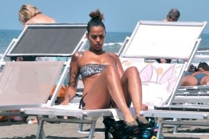 mara adriani al mare 06.jpg