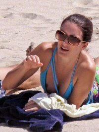 kristin davis in bikini 09.jpg