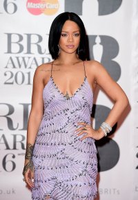 rihanna al brit awards 04.jpg