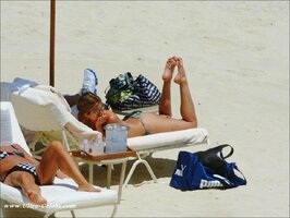 Jennifer-Aniston-Feet-32548.jpg