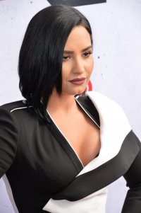 demi lovato in radio 01.jpg