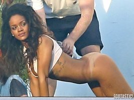 Rihanna-Bottomless-Half-Nekkid-Treats-for-a-Shoot-in-Hollywood-03-580x435.jpg