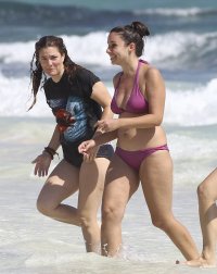 drew barrymore in beach 12.jpg
