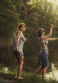sexy-and-funny-girls-fishing-fail1.jpeg