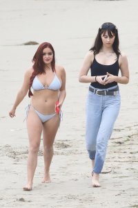 ariel winter in bikini 06.jpg