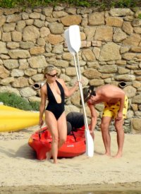 kate-hudson-in-swimsuit-at-a-beach-in-greece-06-13-2021-11.jpg