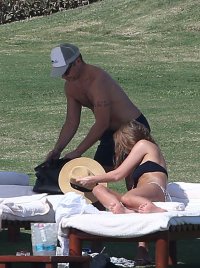 jessica alba in sunbath 10.jpg