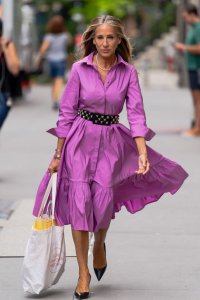 sarah-jessica-parker-on-the-set-of-and-just-like-that...-in-new-york-07-19-2021-5.jpg