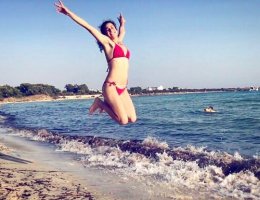 katia greco in bikini 07.jpg