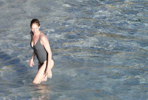 uma thurman in bikini (23).jpg