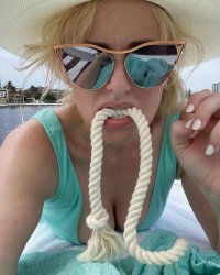 rebel wilson in straglio 03.jpg