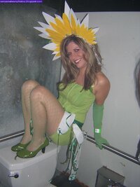 936197282_tduid10012_Free_upskirt_pissing_bikini_pics22121_122_491lo.jpg