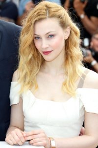 Sarah Gadon.jpg