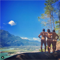 Screenshot 2021-11-09 at 17-37-34 Cheeks Out In Nature su Instagram Just a couple of friends e...png