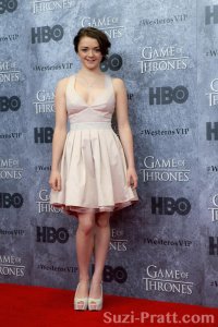 5 Maisie Williams 2.jpg