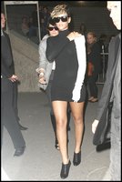 08533_Preppie___Rihanna_out_and_about_in_Paris___October_2_2009_072_122_846lo.jpg