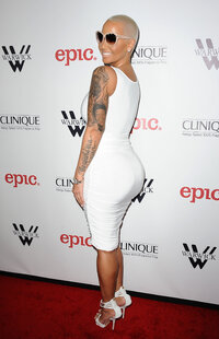 Amber-Rose-Feet-1574439.jpg