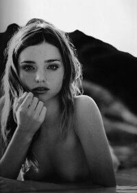 Miranda-Kerr-Naked-11.jpeg