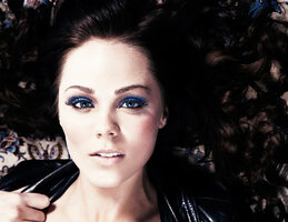 _laura_vandervoort_by_joshua_calvert__10-edit.jpg