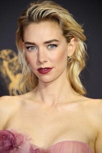Vanessa Kirby.jpg